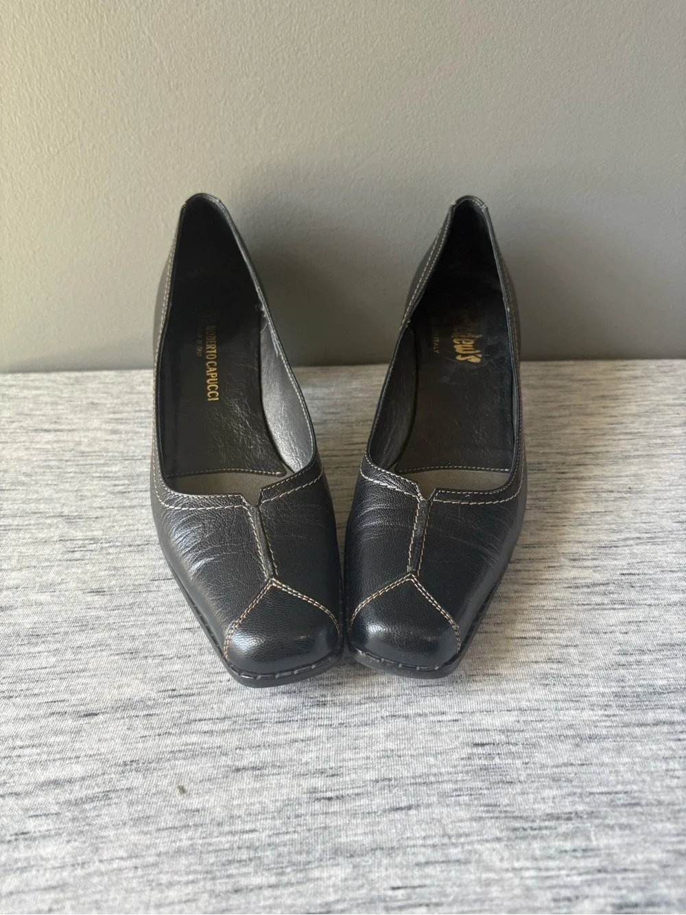 Roberto Capucci Black Leather Heels Made in Italy Size 7 AAA Narrow Classic Pump - Picture 2 of 9